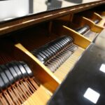 Radio Kielce. Studio GRAM. Fortepian koncertowy PETROF / Wiktor Taszłow / Radio Kielce