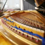 Radio Kielce. Studio GRAM. Fortepian koncertowy PETROF / Wiktor Taszłow / Radio Kielce