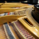 Radio Kielce. Studio GRAM. Fortepian koncertowy PETROF / Wiktor Taszłow / Radio Kielce