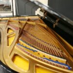 Radio Kielce. Studio GRAM. Fortepian koncertowy PETROF / Wiktor Taszłow / Radio Kielce