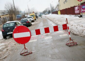 09.02.2021. Kielce. Awaria wodociągu przy ulicy Artwińskiego / Wiktor Taszłow / Radio Kielce