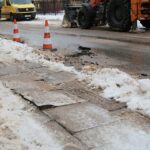 09.02.2021. Kielce. Awaria wodociągu przy ulicy Artwińskiego / Wiktor Taszłow / Radio Kielce