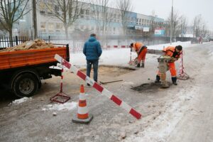 10.02.2021. Kielce. Zamknięta ulica Artwińskiego / Wiktor Taszłow / Radio Kielce