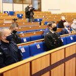 11.02.2021. Kielce. Europejski Dzień Numeru 112. Na zdjęciu (od lewej): insp. Jarosław Tokarczyk - pierwszy zastępca Komendanta Wojewódzkiego Policji w Kielcach, bryg. Krzysztof Ciosek - świętokrzyski komendant wojewódzki PSP, Zbigniew Koniusz - wojewoda świętokrzyski / Wiktor Taszłow / Radio Kielce