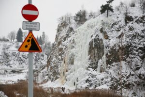 11.02.2021. Kielce. Lodospad na Kadzielni / Wiktor Taszłow / Radio Kielce