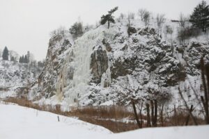 11.02.2021. Kielce. Lodospad na Kadzielni / Wiktor Taszłow / Radio Kielce