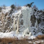 12.02.2021. Kielce. Lodospad na Skałce Geologów na Kadzielni / Wiktor Taszłow / Radio Kielce