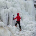 12.02.2021. Kielce. Lodospad na Skałce Geologów na Kadzielni / Wiktor Taszłow / Radio Kielce