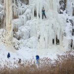 12.02.2021. Kielce. Lodospad na Skałce Geologów na Kadzielni / Wiktor Taszłow / Radio Kielce
