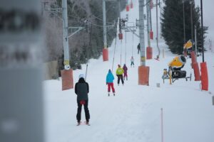 13.02.2021. Krajno. Park Rozrywki i Miniatur „Sabat Krajno” / Wiktor Taszłow / Radio Kielce