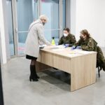 13.02.2021. Kielce. Pobieranie wymazów od wychowawców i pracowników żłobków i przedszkoli / Wiktor Taszłow / Radio Kielce