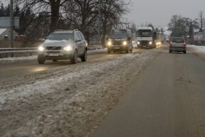 09.02.2021 Kielce. Zima na drogach. Ulica Łódzka / Robert Felczak / Radio Kielce