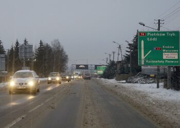 09.02.2021 Kielce. Zima na drogach. Ulica Łódzka / Robert Felczak / Radio Kielce