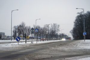 09.02.2021 Kielce. Zima na drogach. Ulica Łódzka / Robert Felczak / Radio Kielce