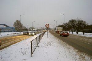 09.02.2021 Kielce. Zima na drogach. Ulica Łódzka / Robert Felczak / Radio Kielce