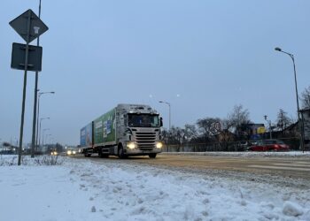 09.02.2021 Kielce. Zima na drogach. Ulica Łódzka / Robert Felczak / Radio Kielce