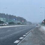 09.02.2021 Wiśniówka. Zima na drogach. Droga krajowa nr 73 / Robert Felczak / Radio Kielce