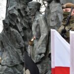 1.03.2021 Miejsca pamięci. Terytorialsi składali kwiaty i znicze / ppor. OT Daniel Woś / ŚBOT