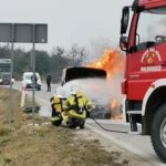 04.03.2021. Wrzosówka. Pożar samochodu / OSP KSRG Małogoszcz/Facebook