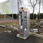 Skalbmierz. Zniczomaty na cmentarzu / Marian Fatyga