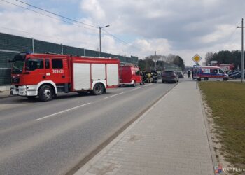 28.03.2021 Piekoszów. Wypadek na ul. Czarnowskiej / OSP KSRG Piekoszów / Facebook