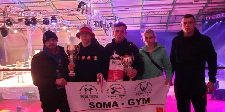 Ekipa SOMA-GYM na mistrzostwach Polski K-1 PRO-AM w Nowej Soli / SK KICKBOXING KIELCE/Facebook