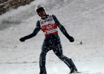 05.03.2021. Niemcy. Oberstdorf. Piotr Żyła w 2. serii konkursu indywidualnego w skokach HS 137 podczas mistrzostw świata w narciarstwie klasycznym, na skoczni "Schattenbergschanze" / PAP/Grzegorz Momot