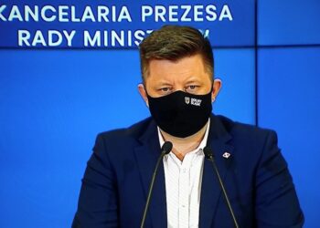 15.03.2021. Warszawa. Koronawirus w Polsce. Szef KPRM Michał Dworczyk podczas transmisji briefingu prasowego z KPRM / PAP/Wojciech Olkuśnik