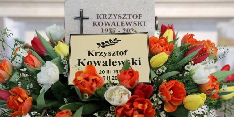 19.03.2021. Warszawa. Uroczystości pogrzebowe aktora Krzysztofa Kowalewskiego / PAP/Leszek Szymański