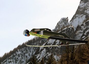 25.03.2021. Kamil Stoch podczas serii próbnej przed zawodami Pucharu Świata w skokach narciarskich w słoweńskiej Planicy / Grzegorz Momot / PAP