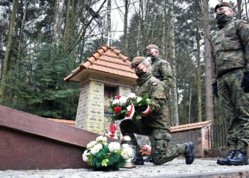 24.03.2021. Wykus. Uroczystości 45. rocznicy śmierci Eugeniusza Gedymina Kaszyńskiego, pseudonim „Nurt” / Daniel Woś / 10. Świętokrzyska Brygada WOT