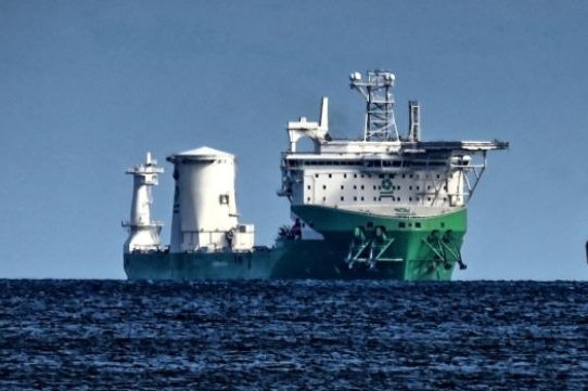 RADIO GDAŃSK. Największy żuraw offshore będzie remontowany w gdańskim porcie. Podczas prób obciążeniowych połamał się jak zapałka - Radio Kielce Radio Szczecin