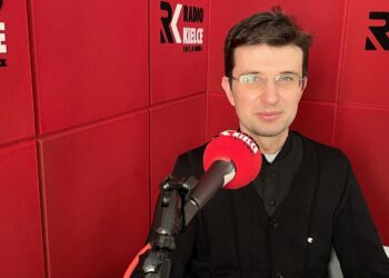 Ksiądz Konrad Fedorowski - referent Wydziału Duszpasterstwa Małżeństw i Rodzin diecezji sandomierskiej / Grażyna Szlęzak-Wójcik / Radio Kielce