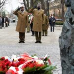 1.03.2021 Miejsca pamięci. Terytorialsi składali kwiaty i znicze / ppor. OT Daniel Woś / ŚBOT
