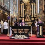 22.03.2021 Sandomierz. Msza za maturzystów w katedrze pod przewodnictwem biskupa Krzysztofa Nitkiewicza / Grażyna Szlęzak-Wójcik / Radio Kielce