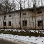 23.01.2021. Doły Biskupie. Ruiny dworku, tzw. dyrektorówki / Robert Felczak / Radio Kielce