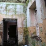 23.01.2021. Doły Biskupie. Ruiny dworku, tzw. dyrektorówki / Robert Felczak / Radio Kielce