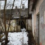 23.01.2021. Doły Biskupie. Ruiny dworku, tzw. dyrektorówki / Robert Felczak / Radio Kielce