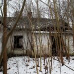 23.01.2021. Doły Biskupie. Ruiny dworku, tzw. dyrektorówki / Robert Felczak / Radio Kielce