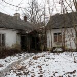 23.01.2021. Doły Biskupie. Ruiny dworku, tzw. dyrektorówki / Robert Felczak / Radio Kielce