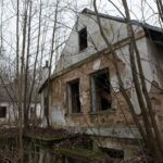 23.01.2021. Doły Biskupie. Ruiny dworku, tzw. dyrektorówki / Robert Felczak / Radio Kielce