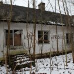 23.01.2021. Doły Biskupie. Ruiny dworku, tzw. dyrektorówki / Robert Felczak / Radio Kielce