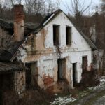 23.01.2021. Doły Biskupie. Ruiny dworku, tzw. dyrektorówki / Robert Felczak / Radio Kielce