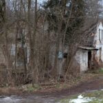 23.01.2021. Doły Biskupie. Ruiny dworku, tzw. dyrektorówki / Robert Felczak / Radio Kielce