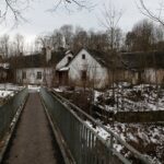 23.01.2021. Doły Biskupie. Ruiny dworku, tzw. dyrektorówki / Robert Felczak / Radio Kielce