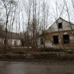 23.01.2021. Doły Biskupie. Ruiny dworku, tzw. dyrektorówki / Robert Felczak / Radio Kielce