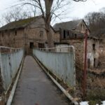 23.01.2021. Doły Biskupie. Ruiny fabryki tektury / Robert Felczak / Radio Kielce