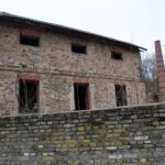 23.01.2021. Doły Biskupie. Ruiny fabryki tektury / Robert Felczak / Radio Kielce