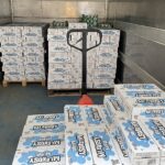 25.03.2021. Sandomierz. Świętokrzyski Oddział Regionalny Krajowego Ośrodka Wsparcia Rolnictwa w Kielcach przekazał mleko oraz rzodkiewkę do Szpitala Specjalistycznego / Grażyna Szlęzak-Wójcik / Radio Kielce