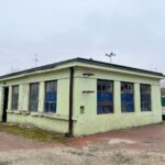 30.03.2021. Sandomierz. Budynek do rozbudowy na potrzeby PSZOK / Grażyna Szlęzak-Wójcik / Radio Kielce